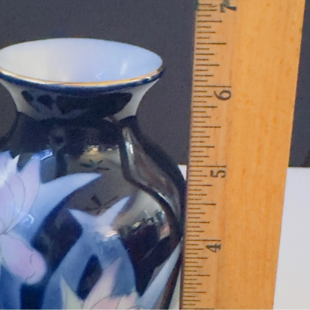 Porcelain Vase Cobalt Blue Light Blue Leaves Pink Iris Flowers 6